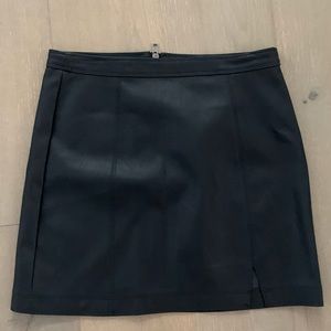 Juniors/Women’s Faux Leather Mini Skirt